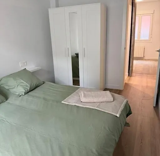 Vivienda Renovada Y Centrica דירה בילבאו